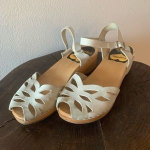 Swedish Hasbeens Strappy peep toe sandal EU 37